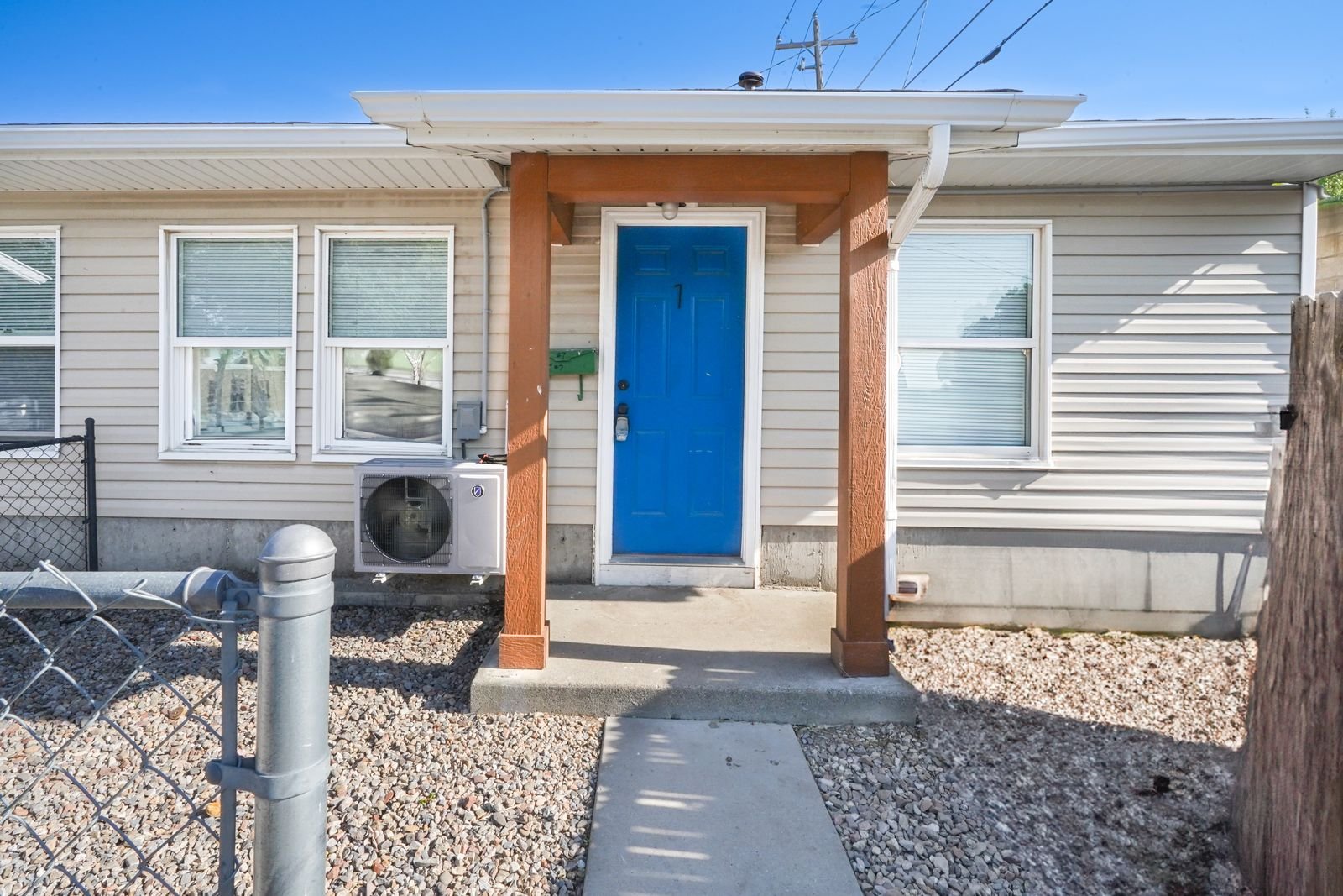Magna Townhome: 8927 W 2800 S