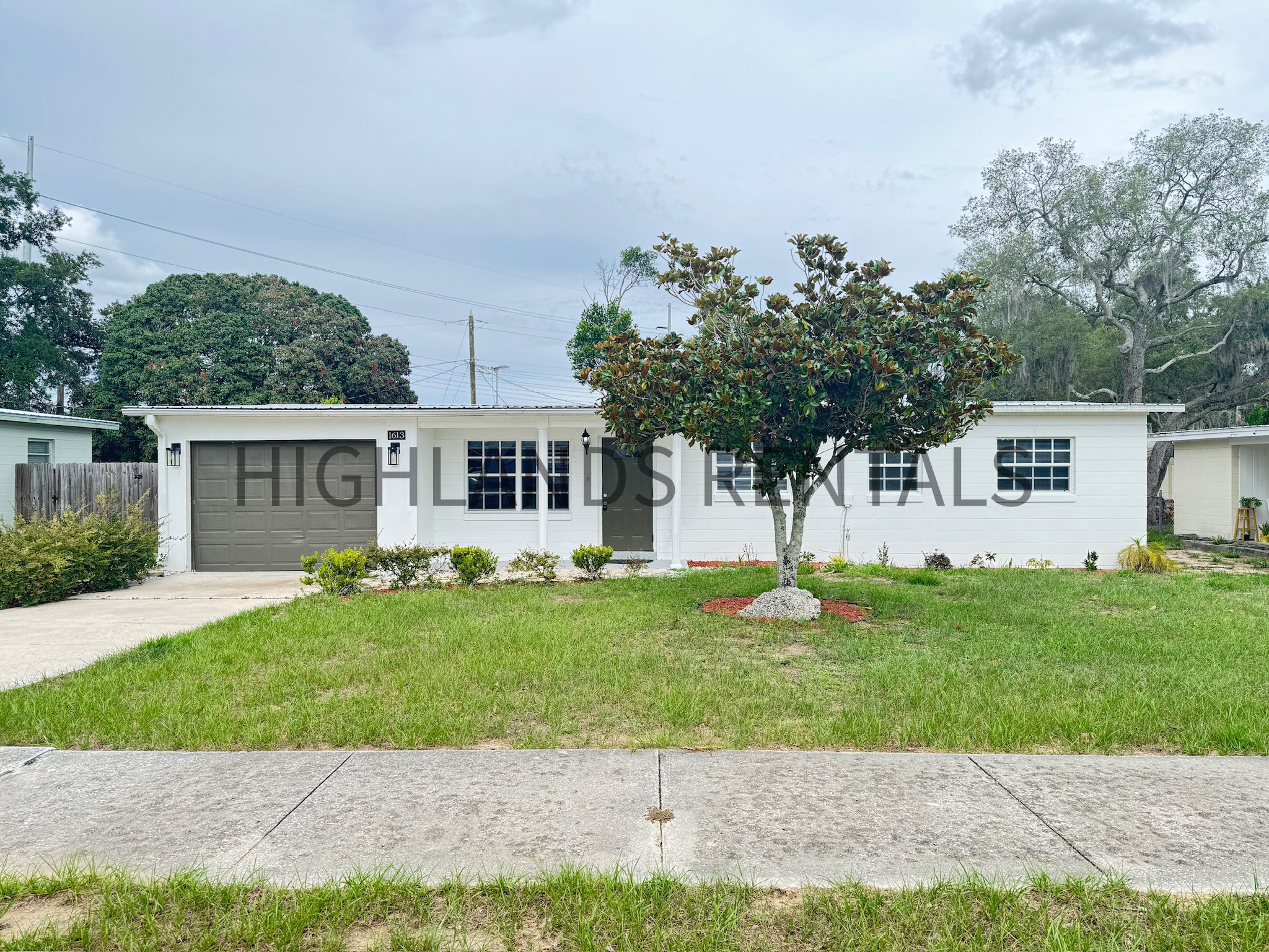 SEBRING House: 1613 Hitakee Ave