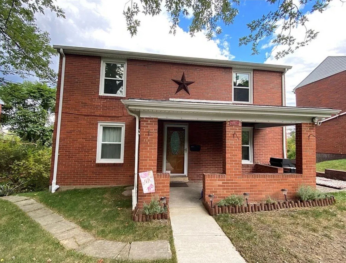 West Mifflin House: 6801 Wilson St