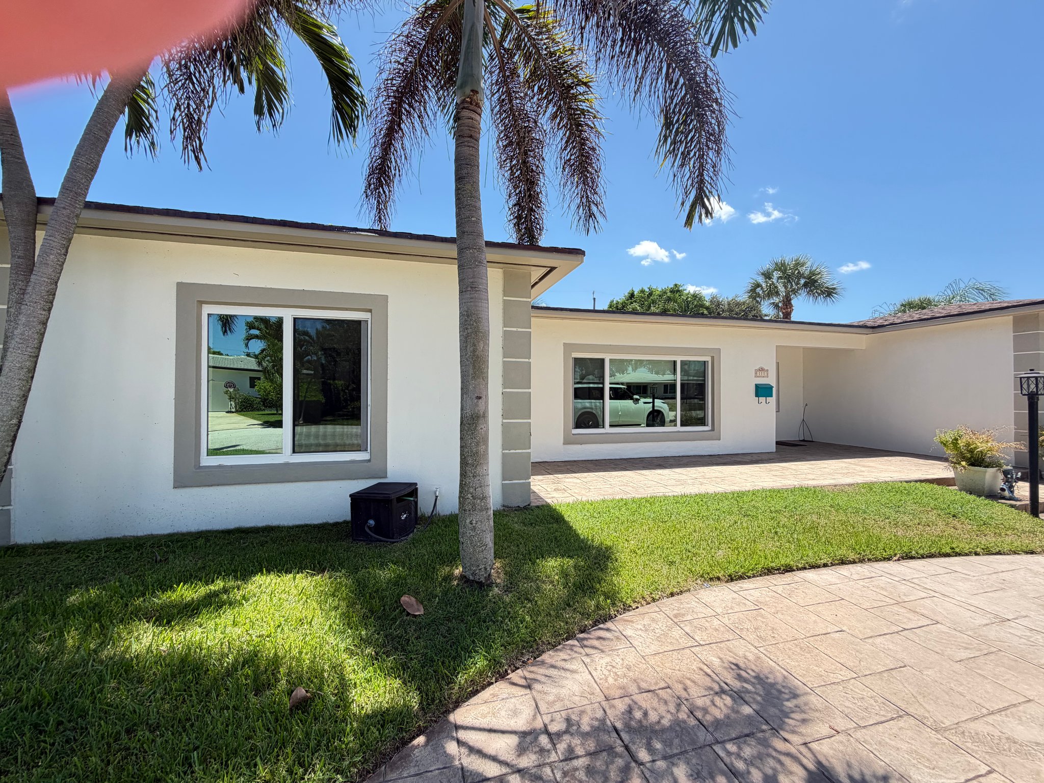 Lake Worth House: 111 Vasser Drive