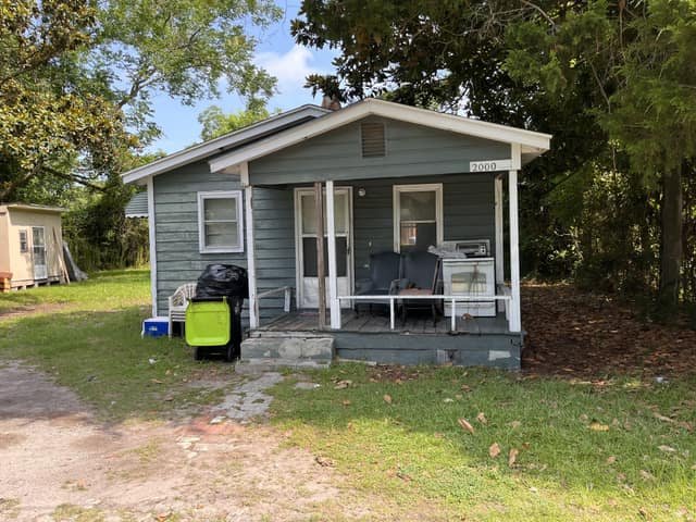 New Bern House: 2000 Aycock Ave
