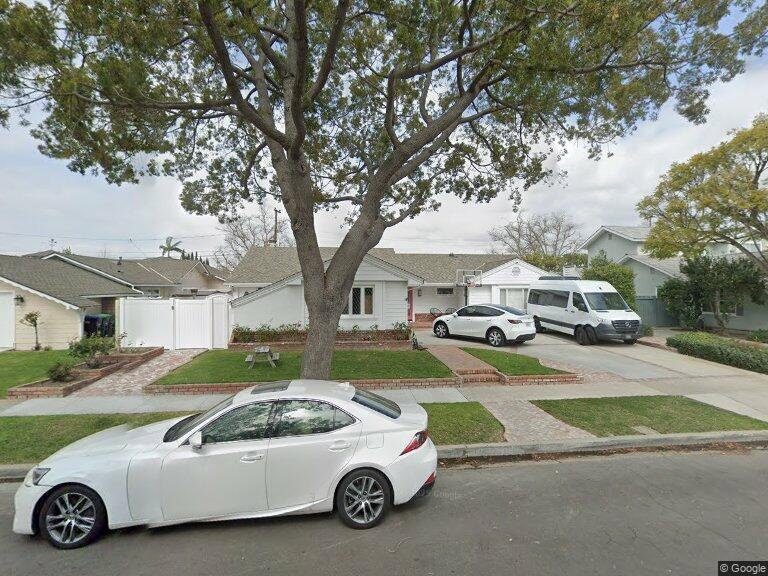 Rossmoor House: 3201 Oak Grove Rd