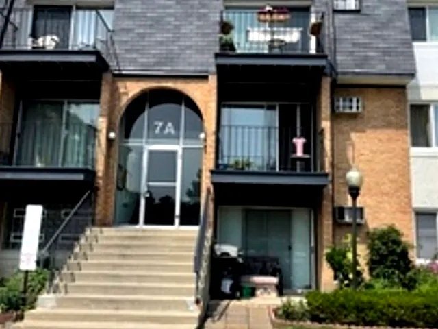 Palatine Condo: 7a E Dundee Quarter Dr