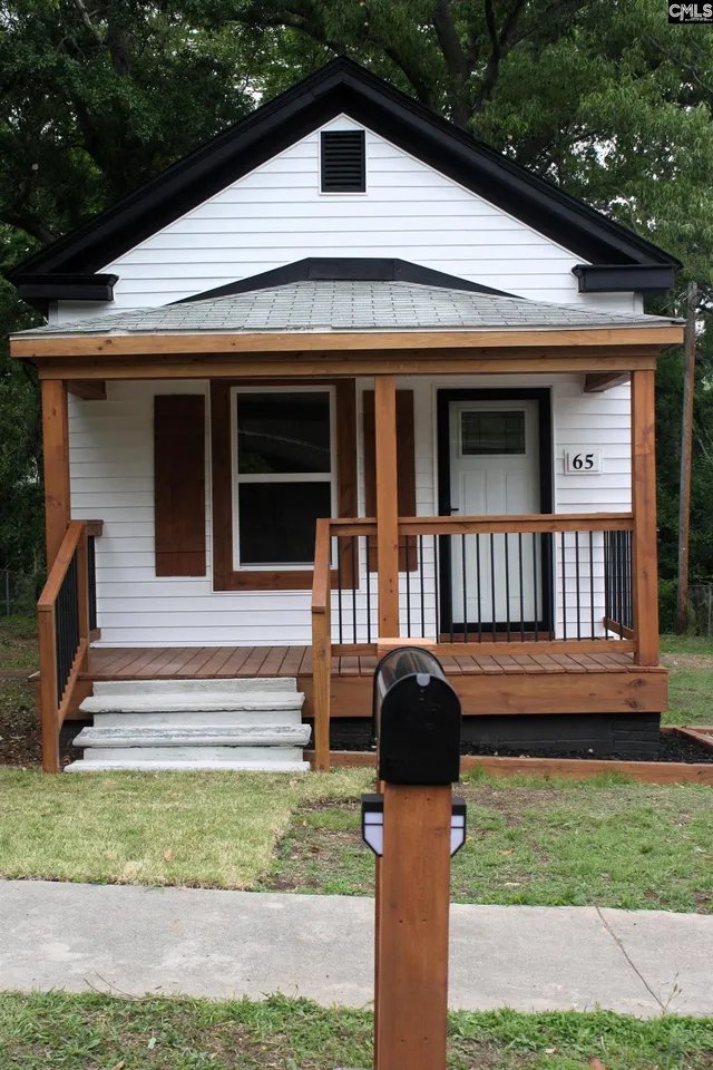 Whitmire House: 65 Evans St