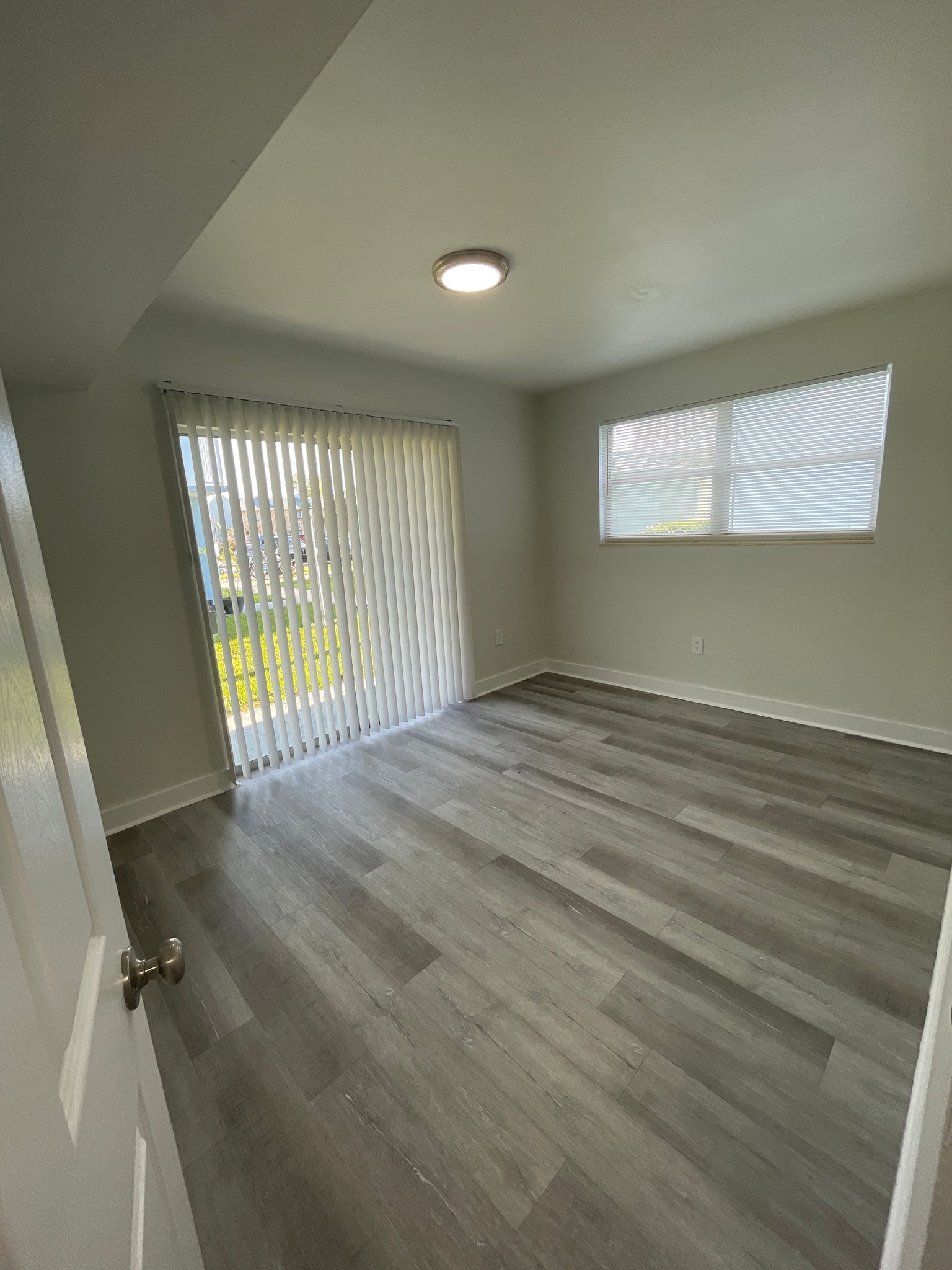 Cape Canaveral Apartment: 211 Caroline St