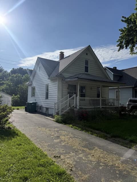 Decatur House: 2061 N College St