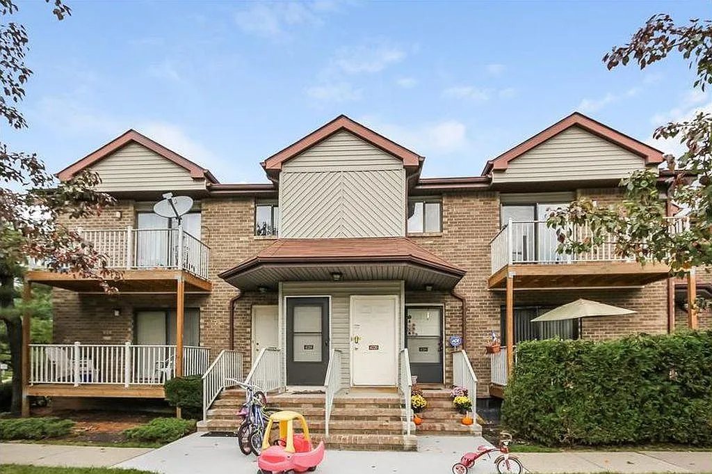 North Brunswick Condo: 4220 Birchwood court
