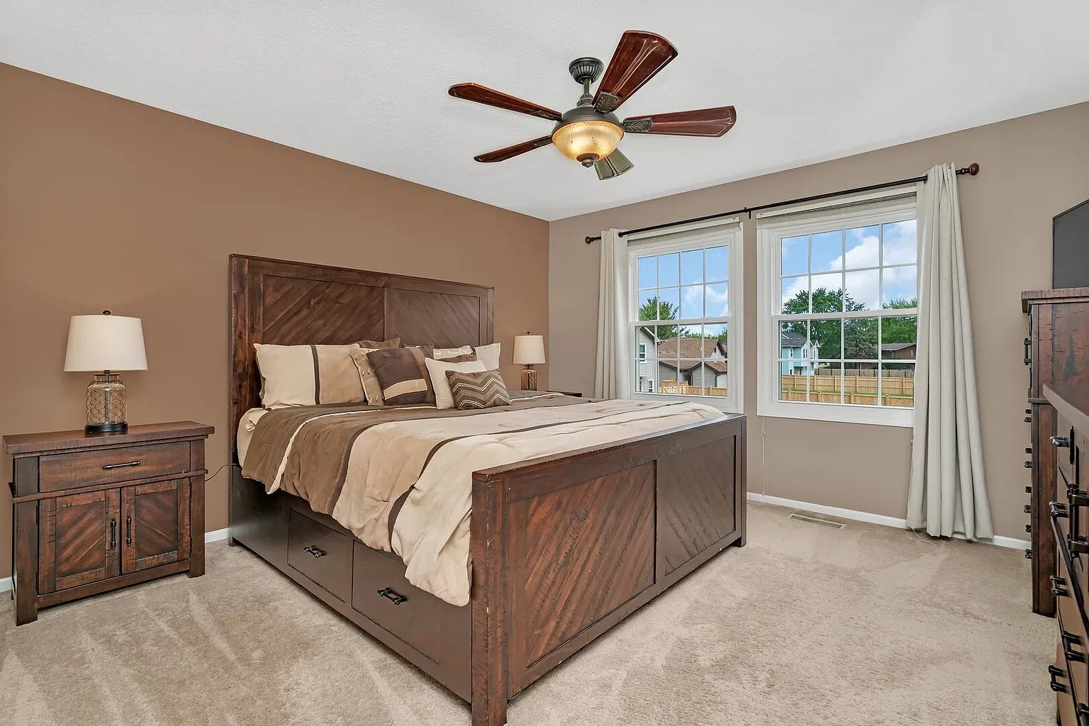 Joliet House: 3513 Harris Dr