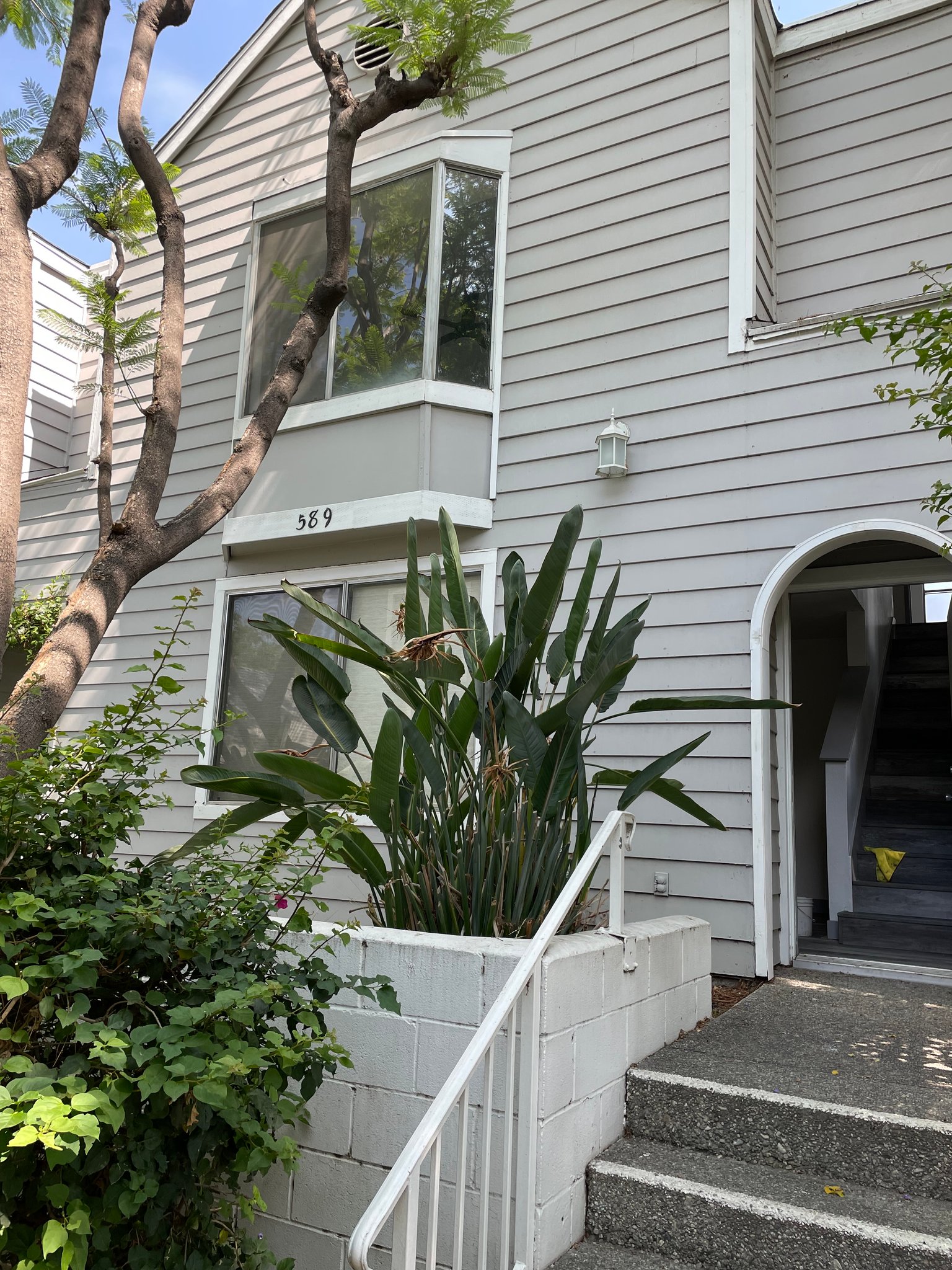 Pasadena Townhome: 589 N Garfield Ave
