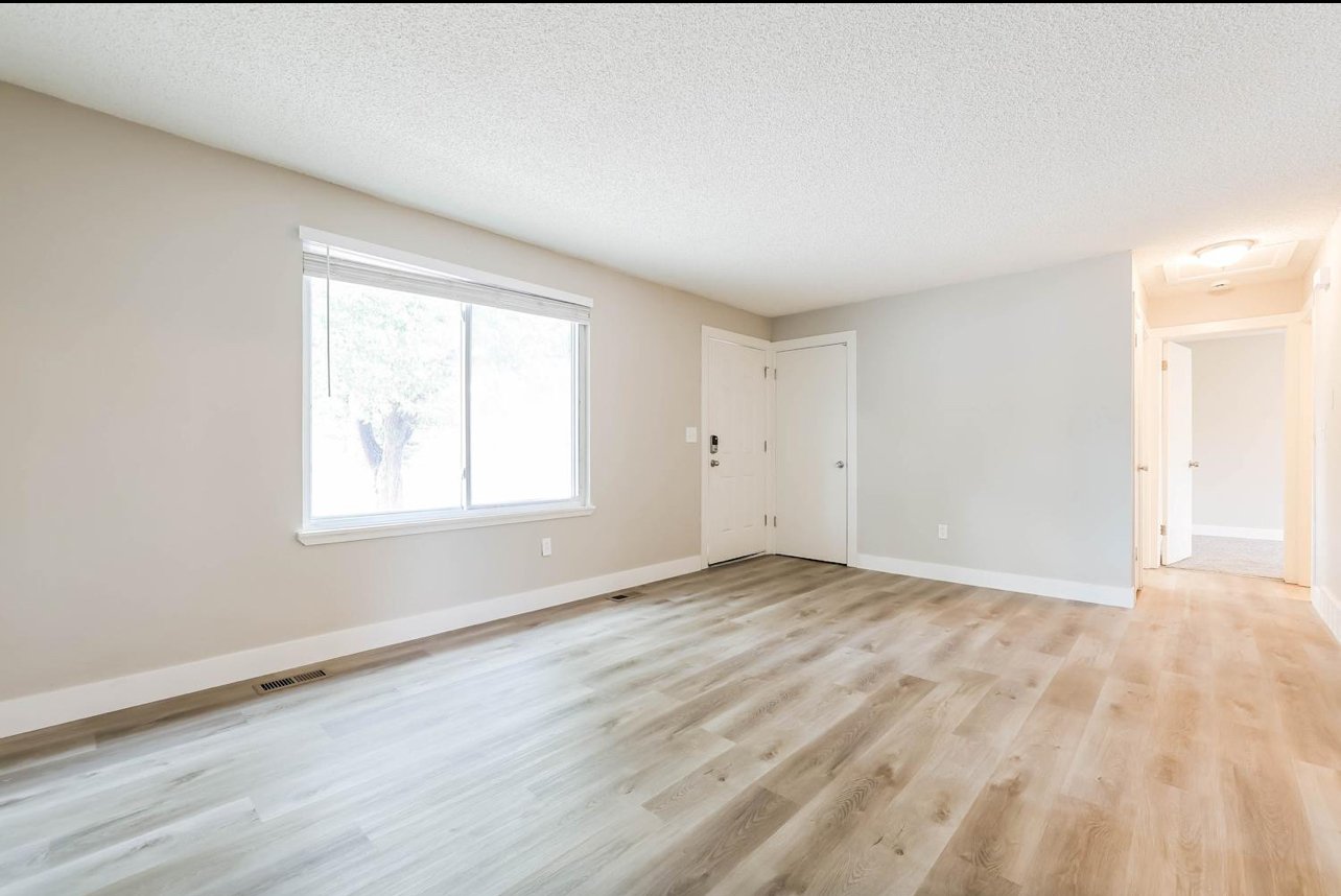 Aurora House: 15984 E Bates Place