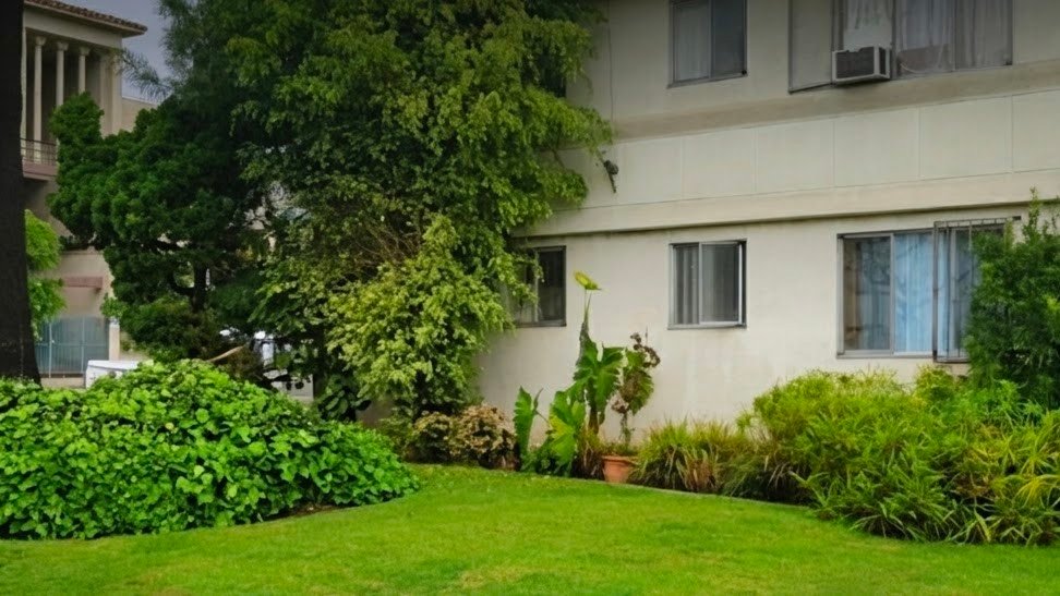 Los Angeles Apartment: 10524 Palms Boulevard