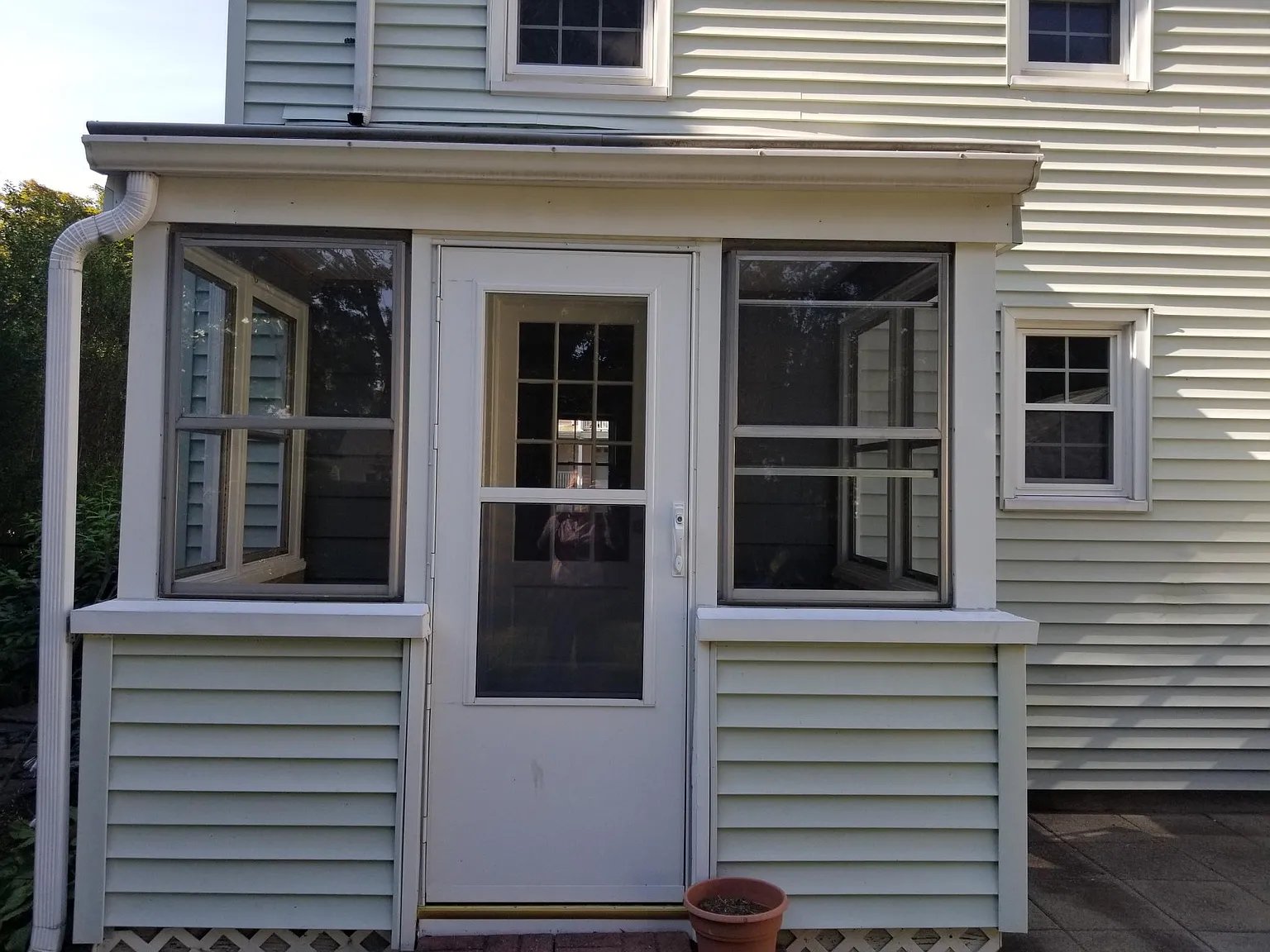West Hartford House: 109 Caya Ave
