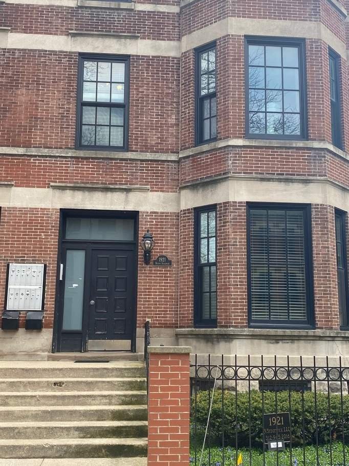 Chicago Condo: 1921 North Sedgwick