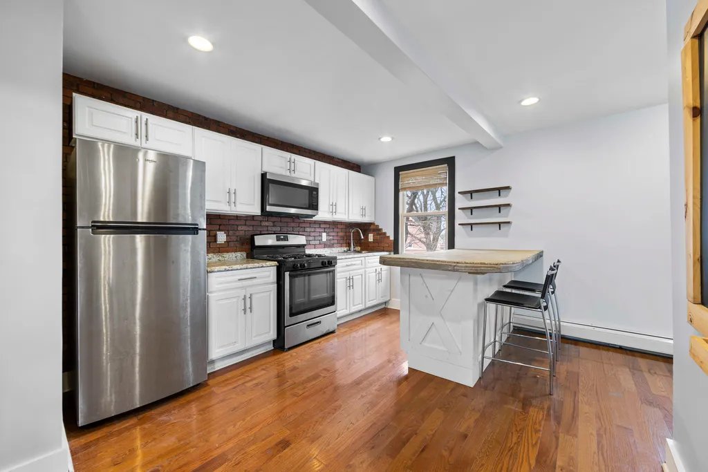 Jersey City Apartment: 315 Old Bergen Rd
