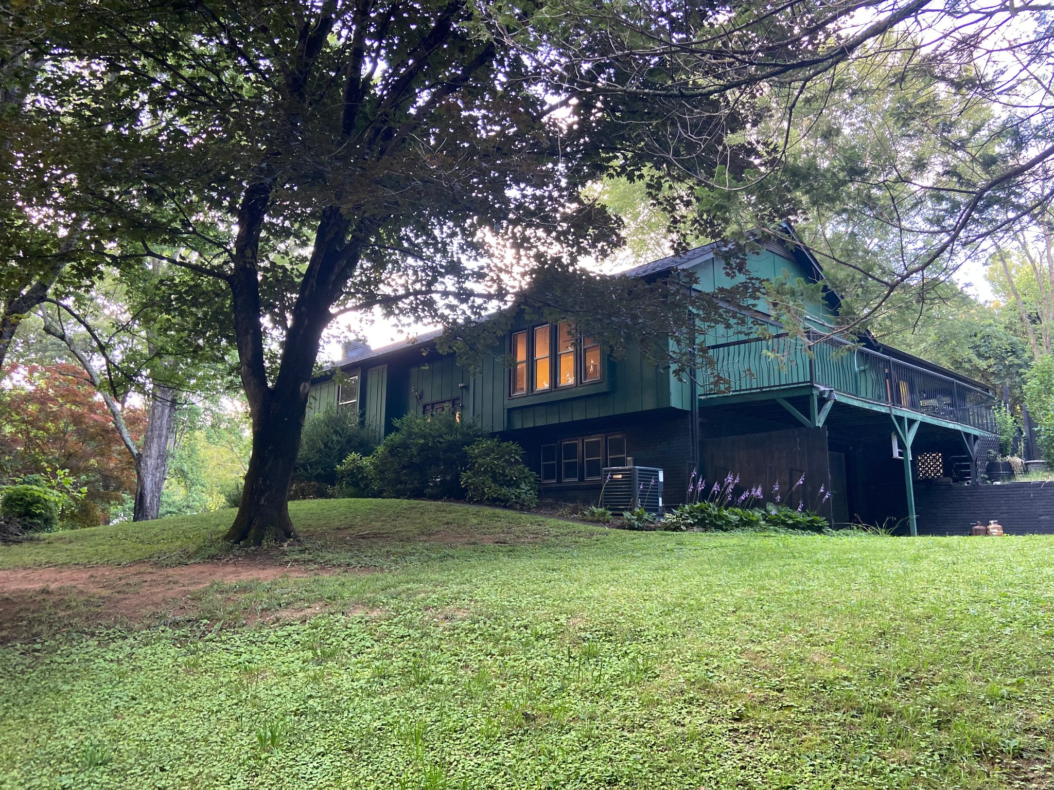 Candler House: 33 Fairfield Dr