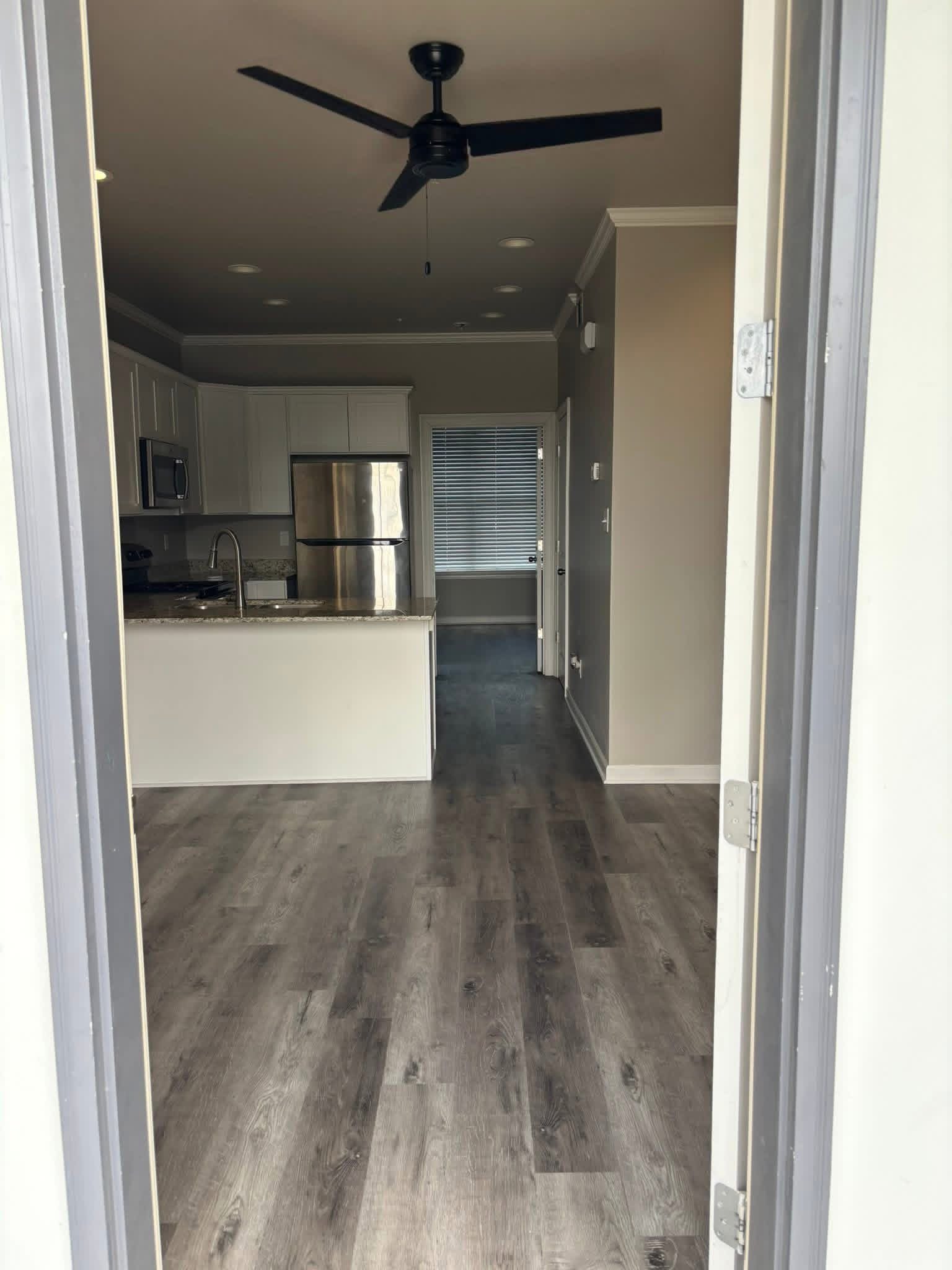 Lafayette Apartment: 305 West Second St