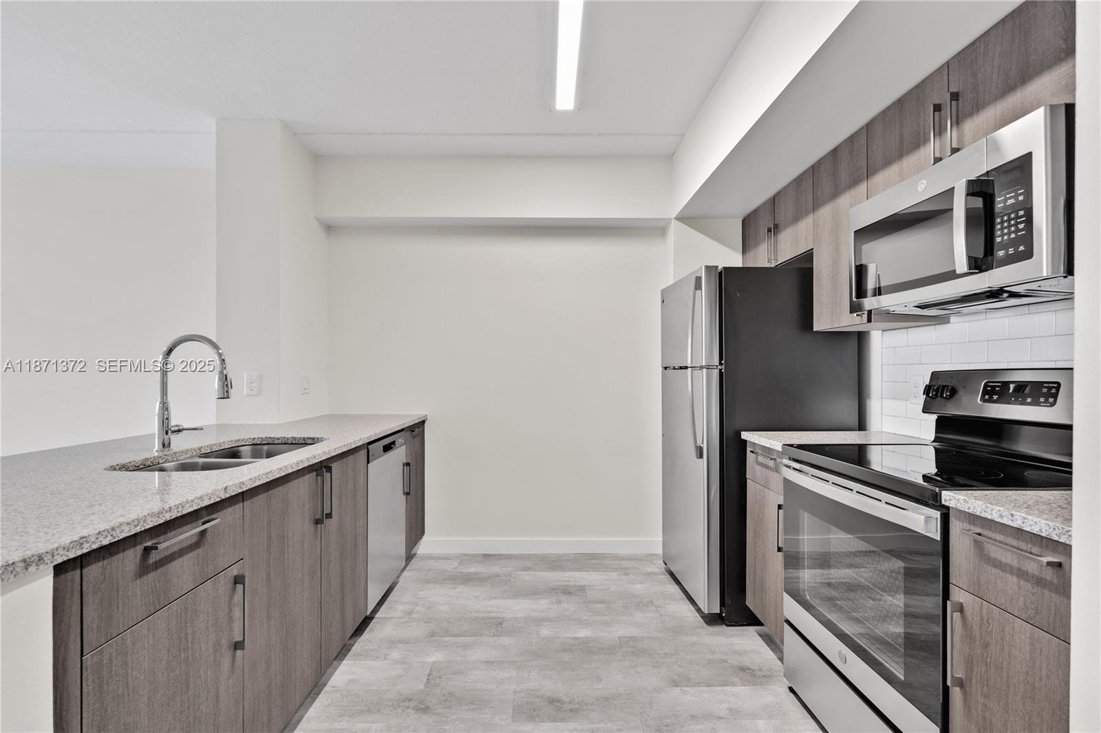 Miami Condo: 400 Northwest 112th Avenue