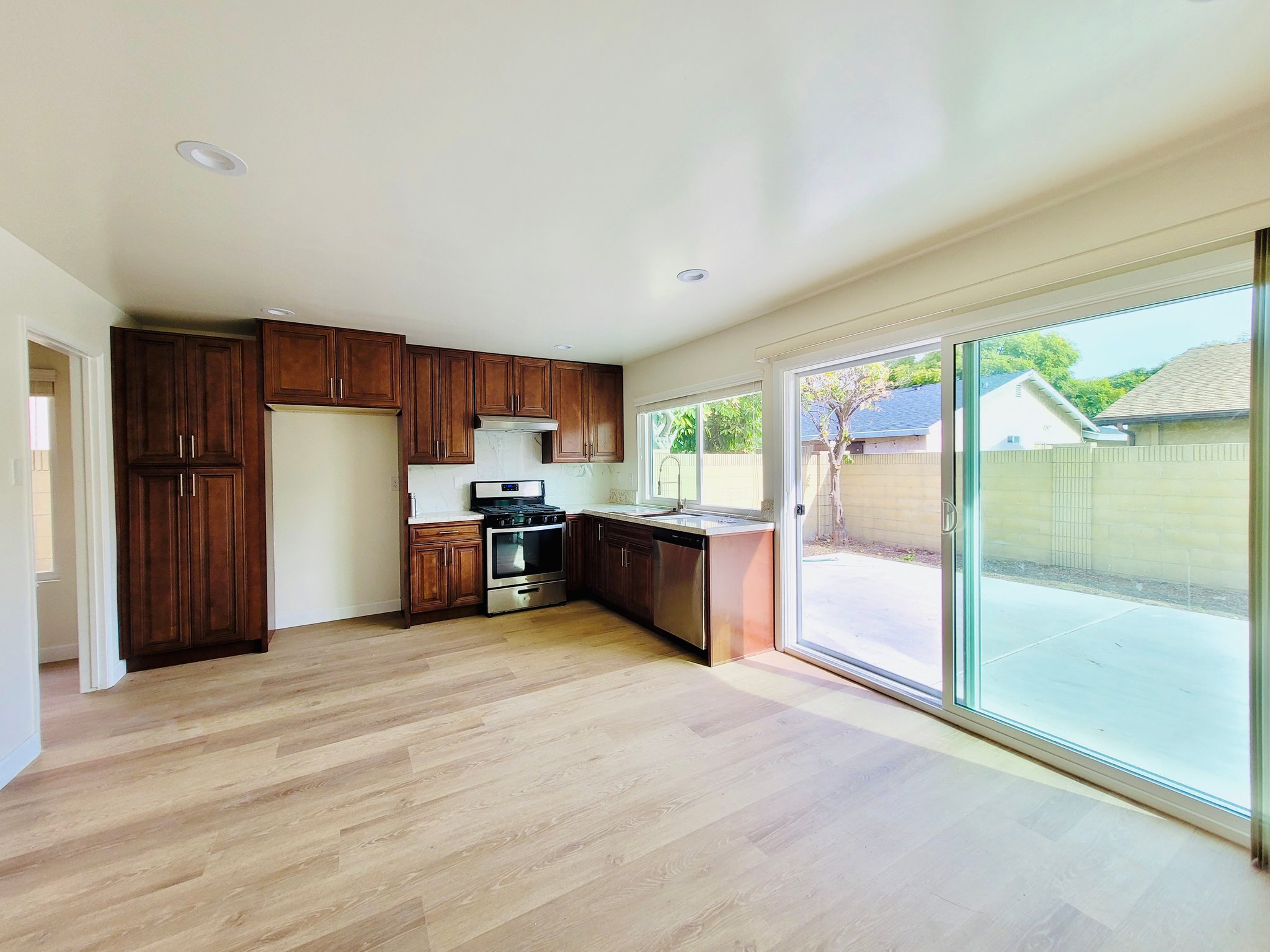 Cerritos House: 19718 Mapes Ave