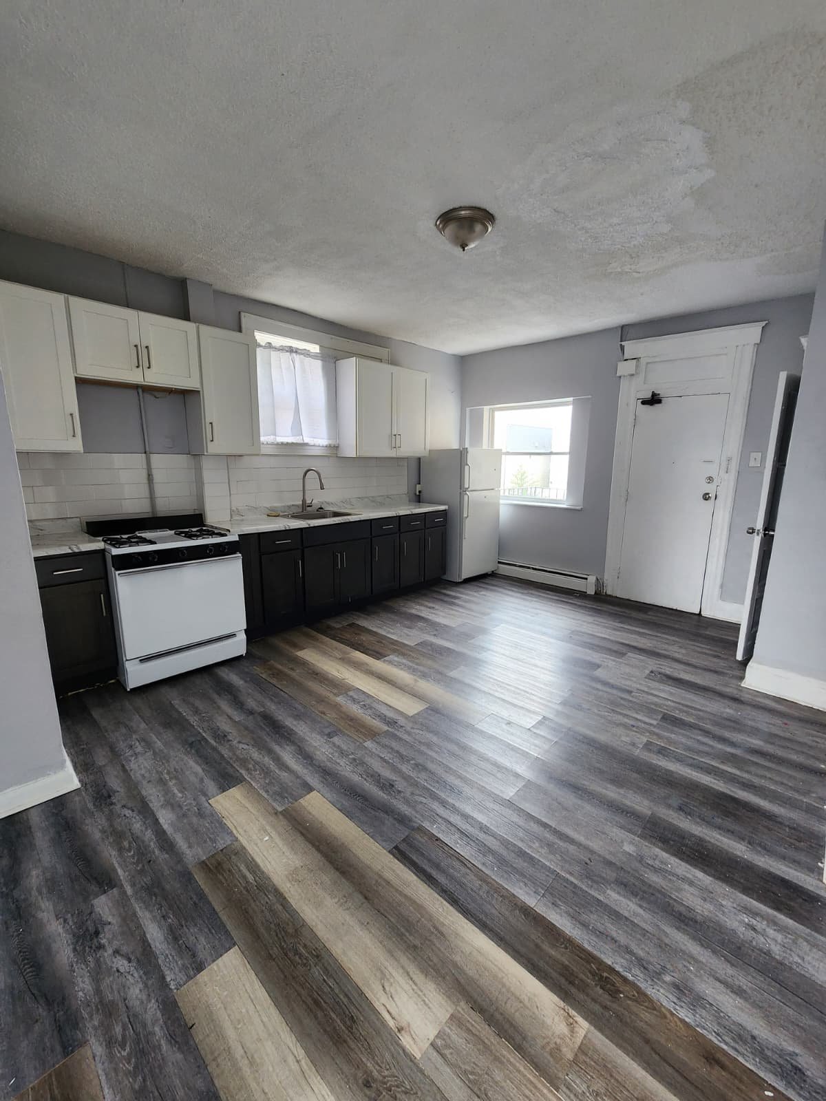 Elizabeth Apartment: 119 Inslee