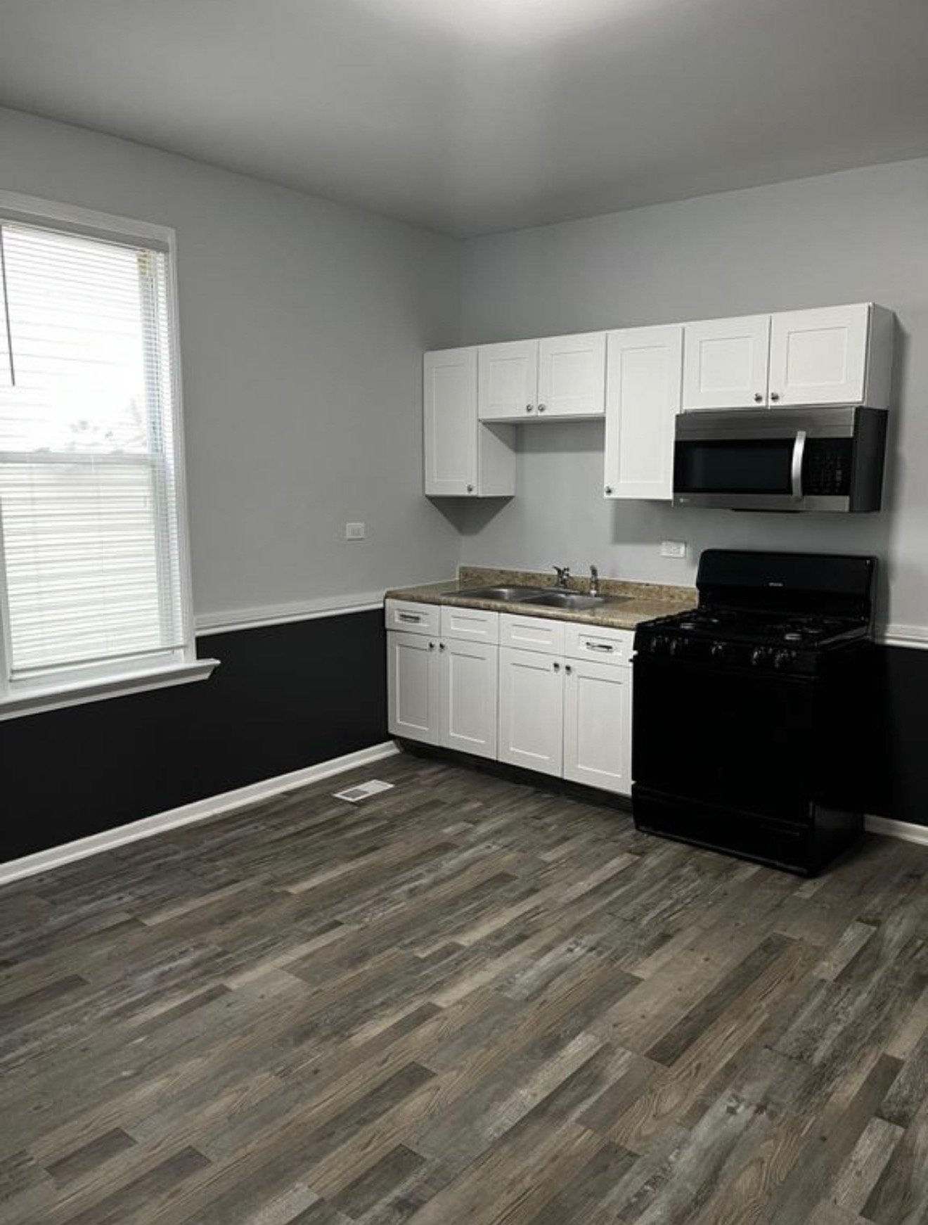 Chicago Apartment: 8423 S. Muskegon Ave