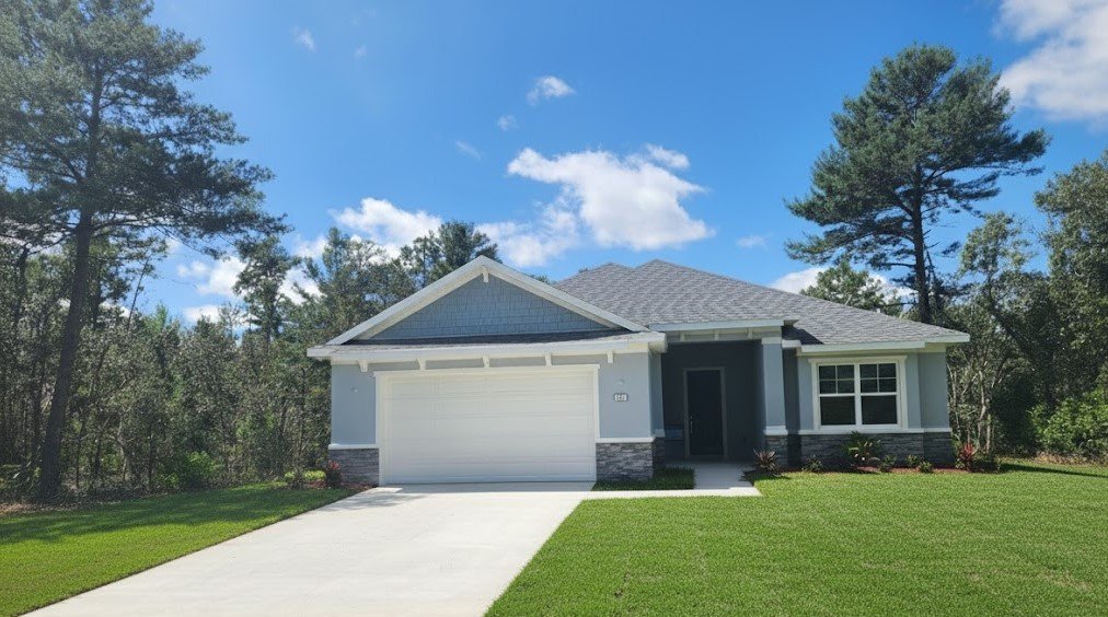Homosassa House: 49 Lone Pine St