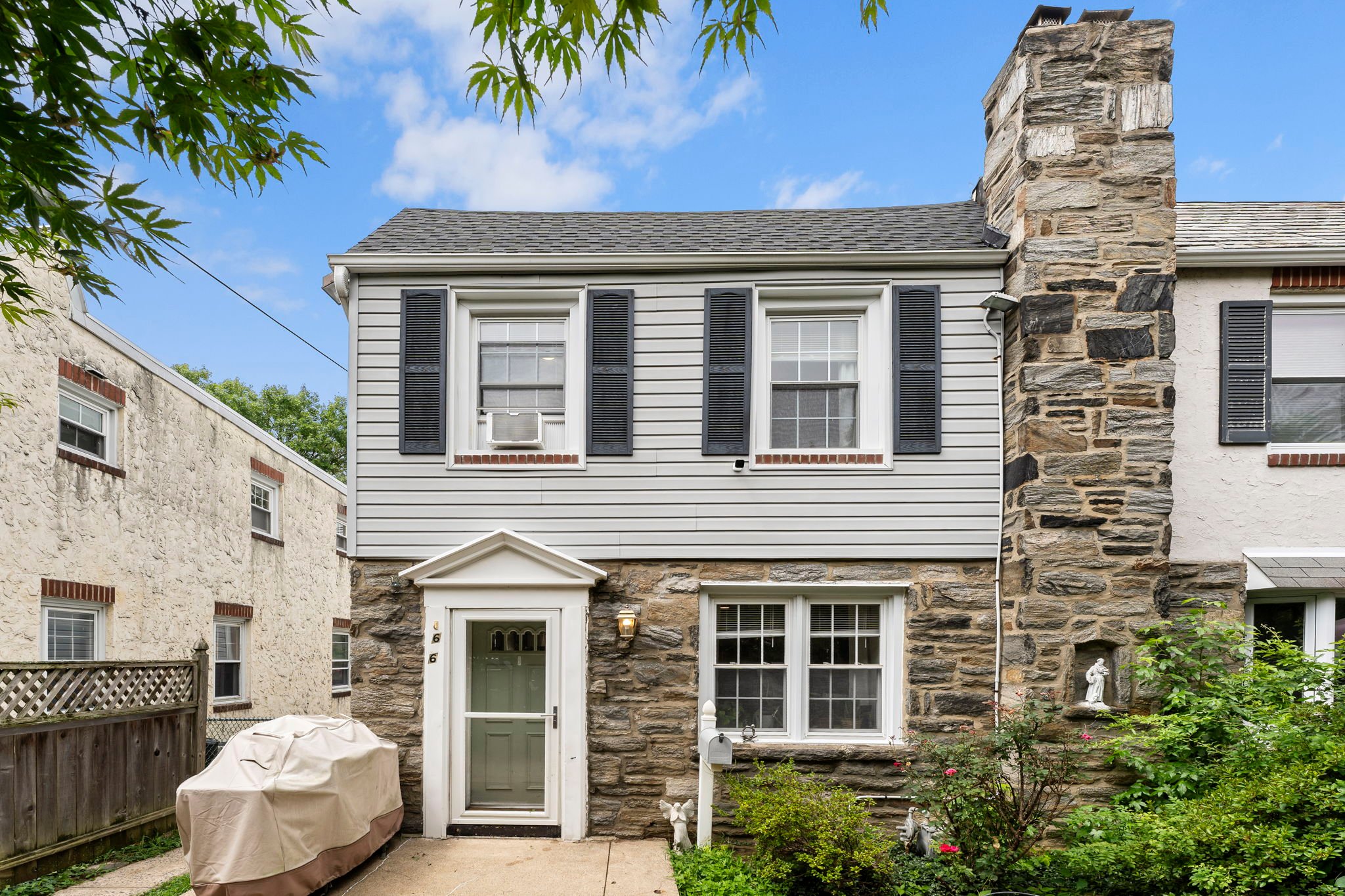 media Townhome: 646 n monroe st