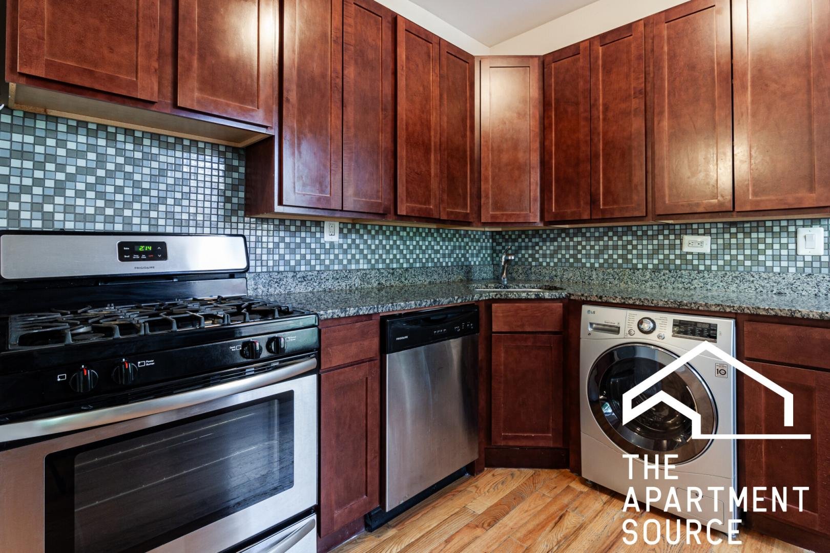 Chicago Apartment: 3519 North Racine Avenue