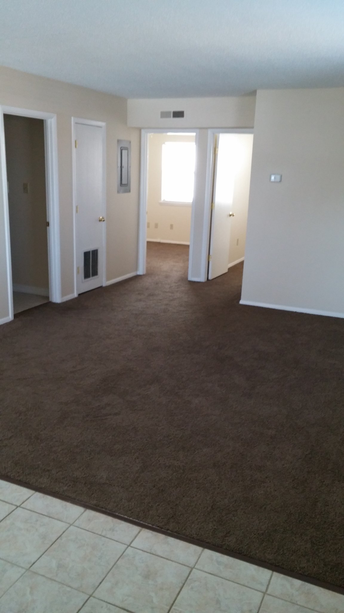 Springfield Apartment: 1348 E McDaniel St