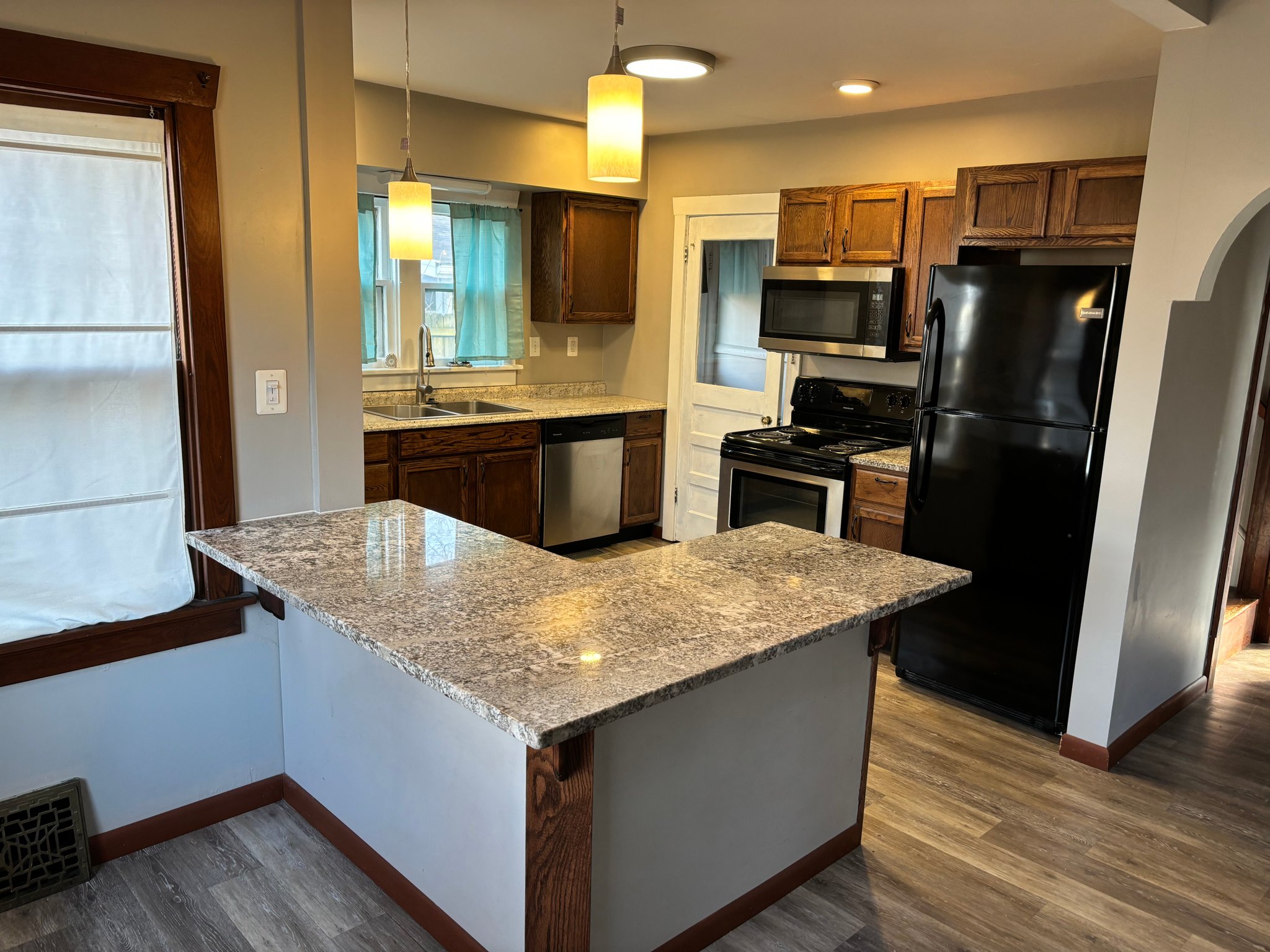 Edwardsville House: 1304 Randle St