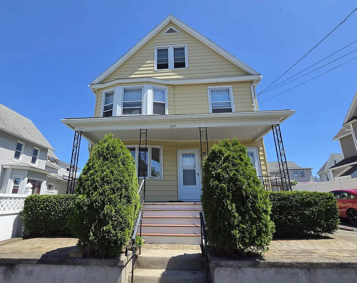 Dunmore Multiplex: 409 Butler Street