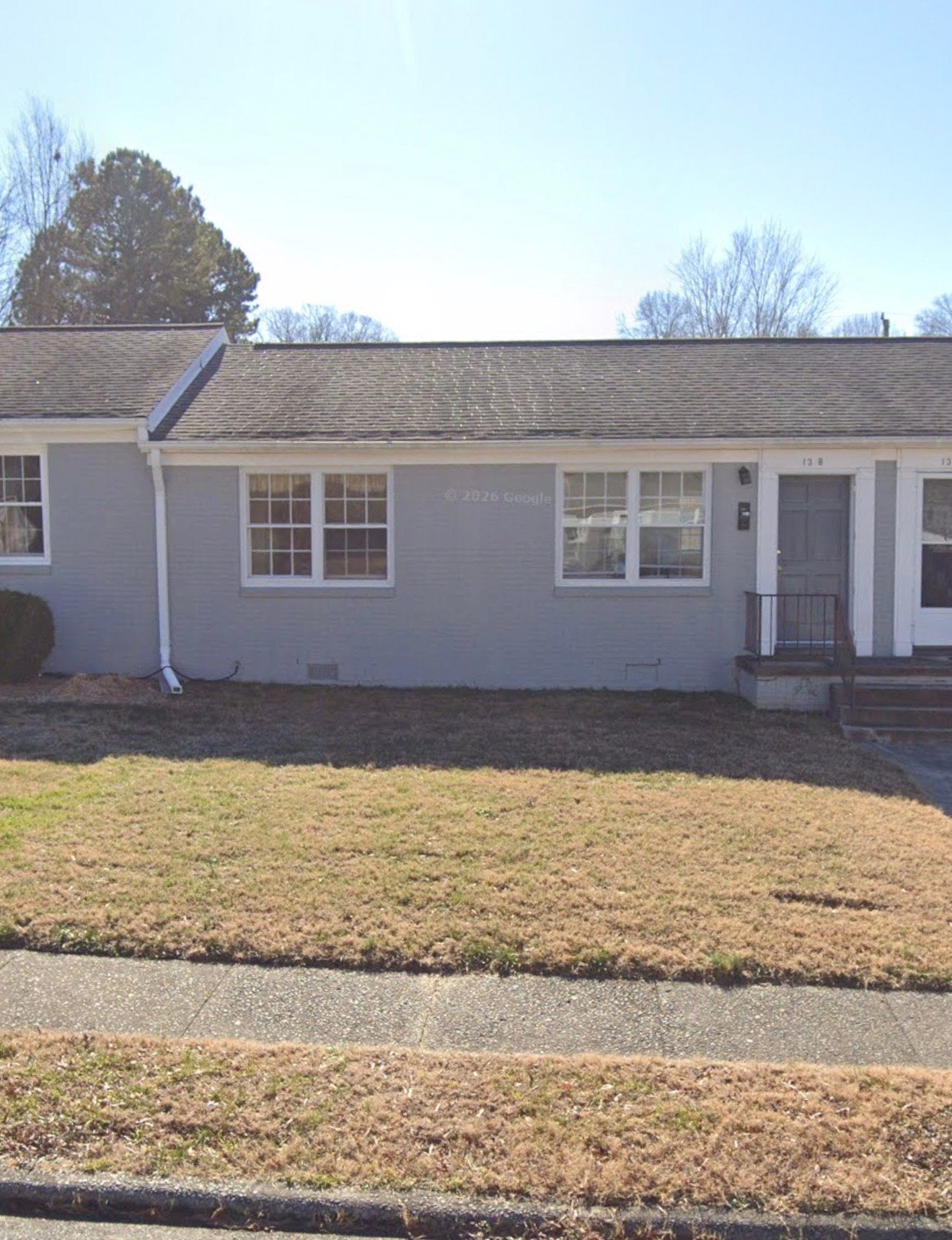 Burlington Condo: 1400 Roslyn Dr