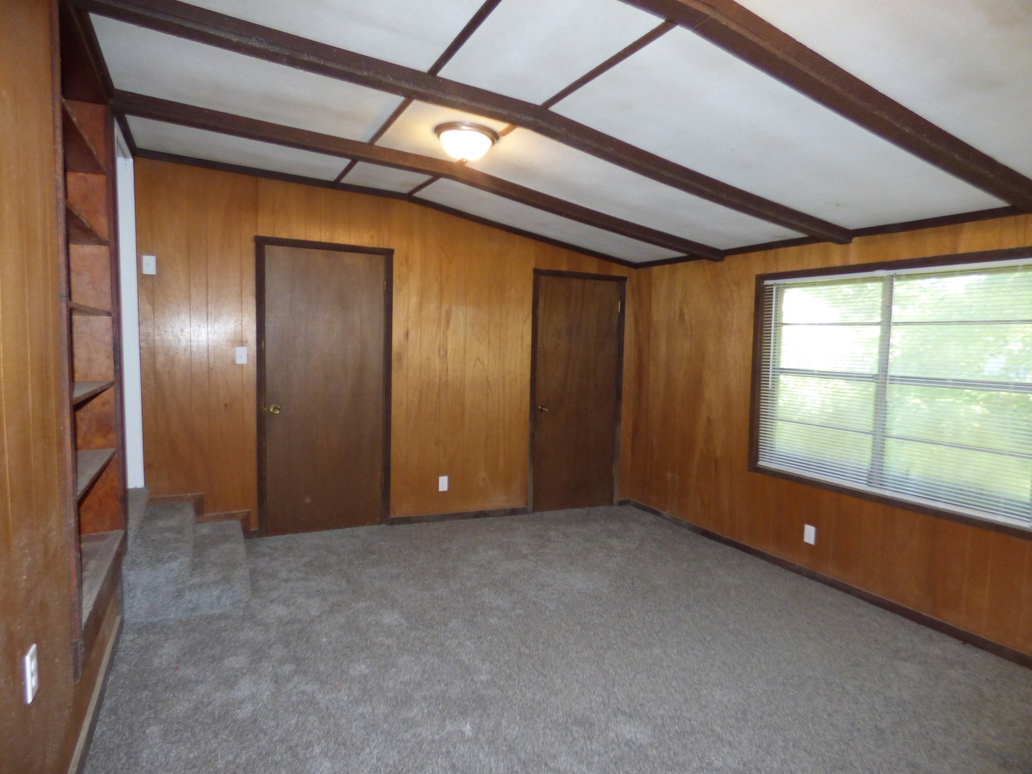 Orange House: 7 Eads