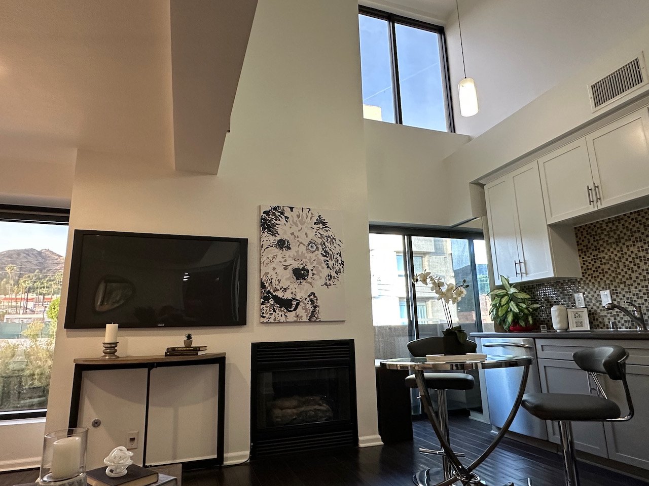Los Angeles Townhome: 7320 Hawthorn Ave