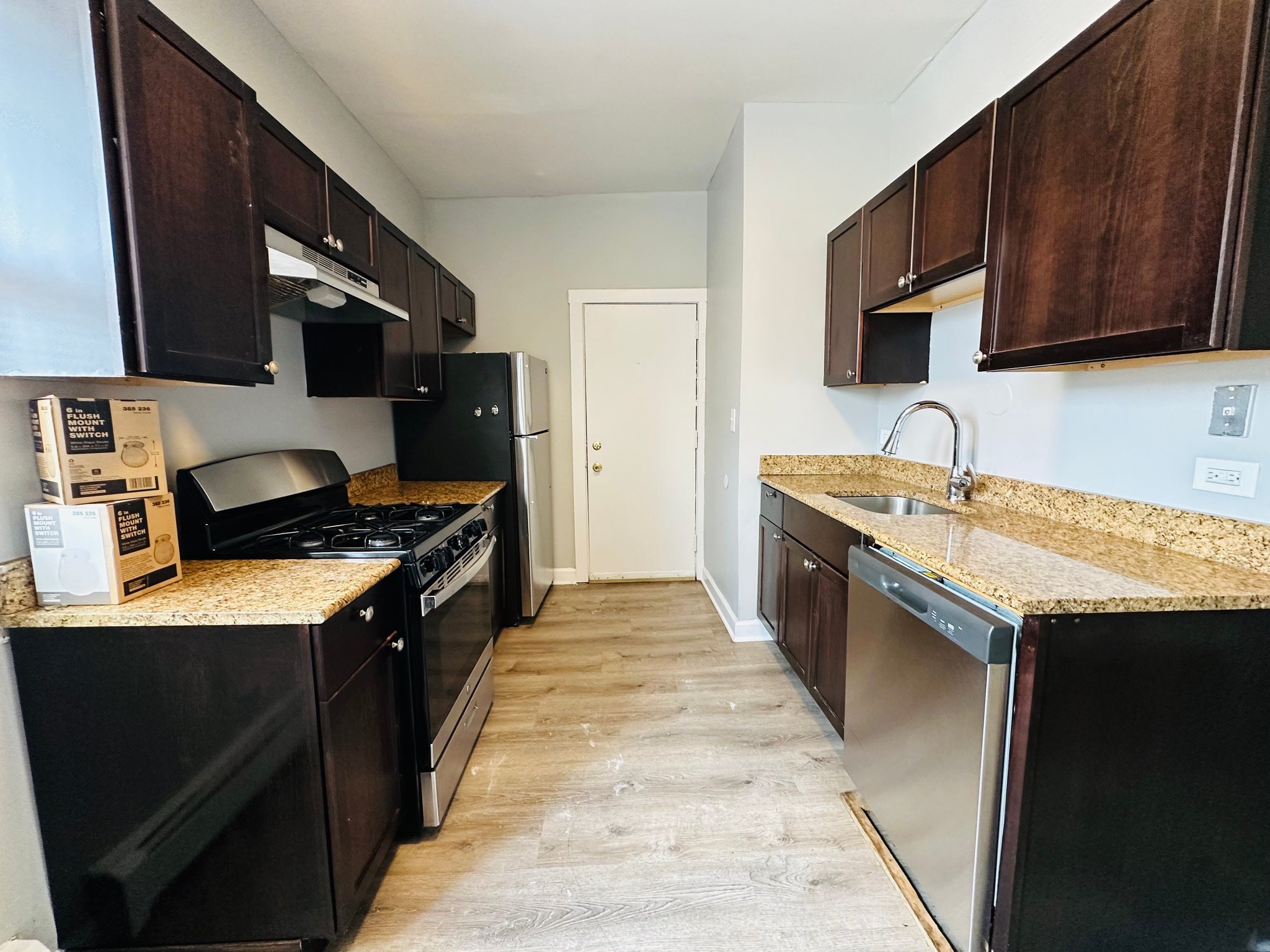 Chicago Apartment: 5645-5657 W Washington Blvd