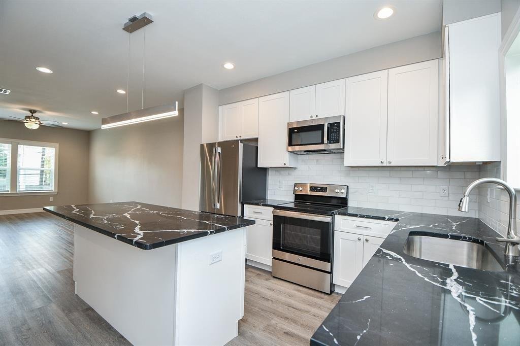 Houston Townhome: 5262 Ella Blvd