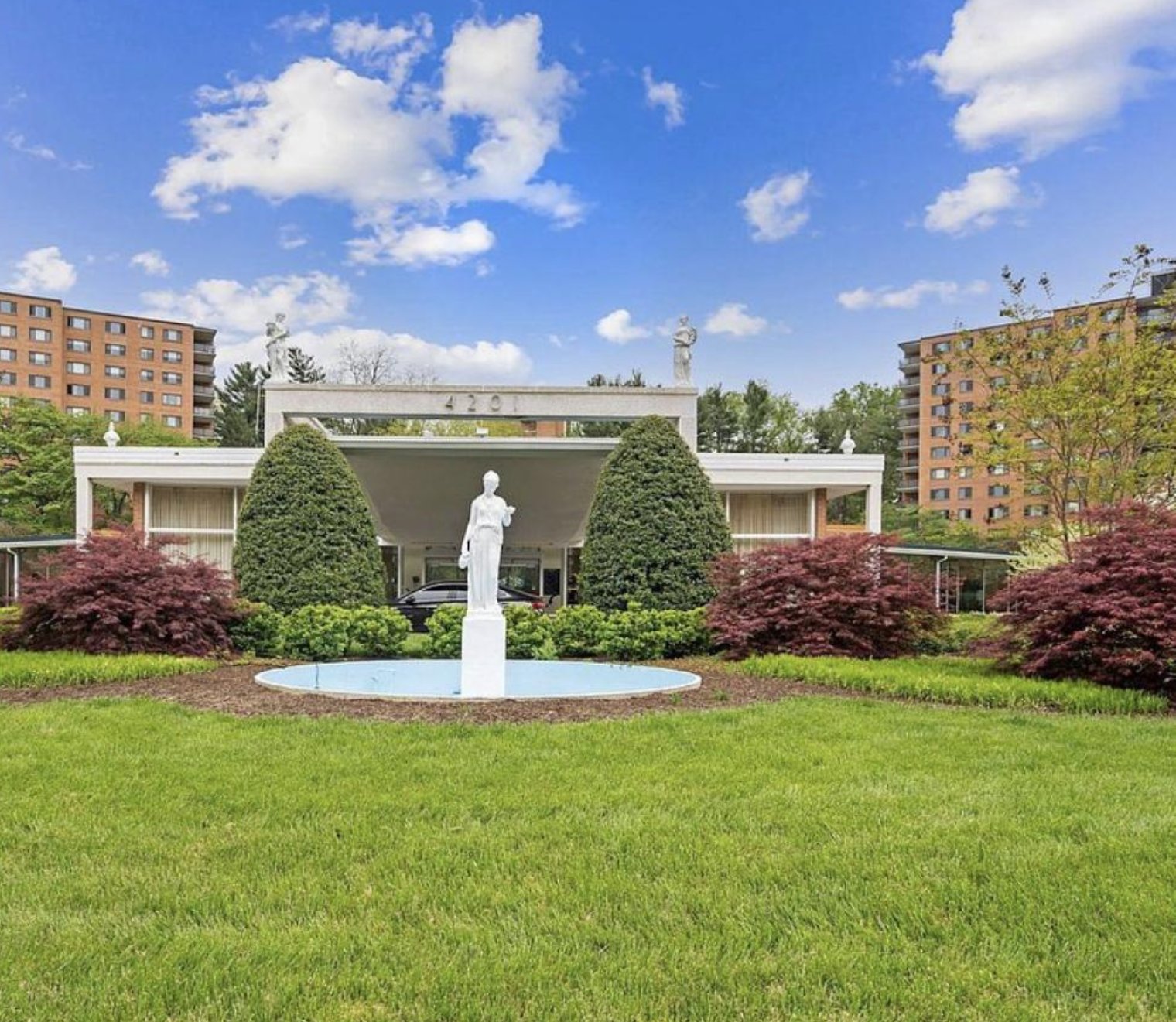 Washington Condo: 4201 Cathedral Ave, NW Washington