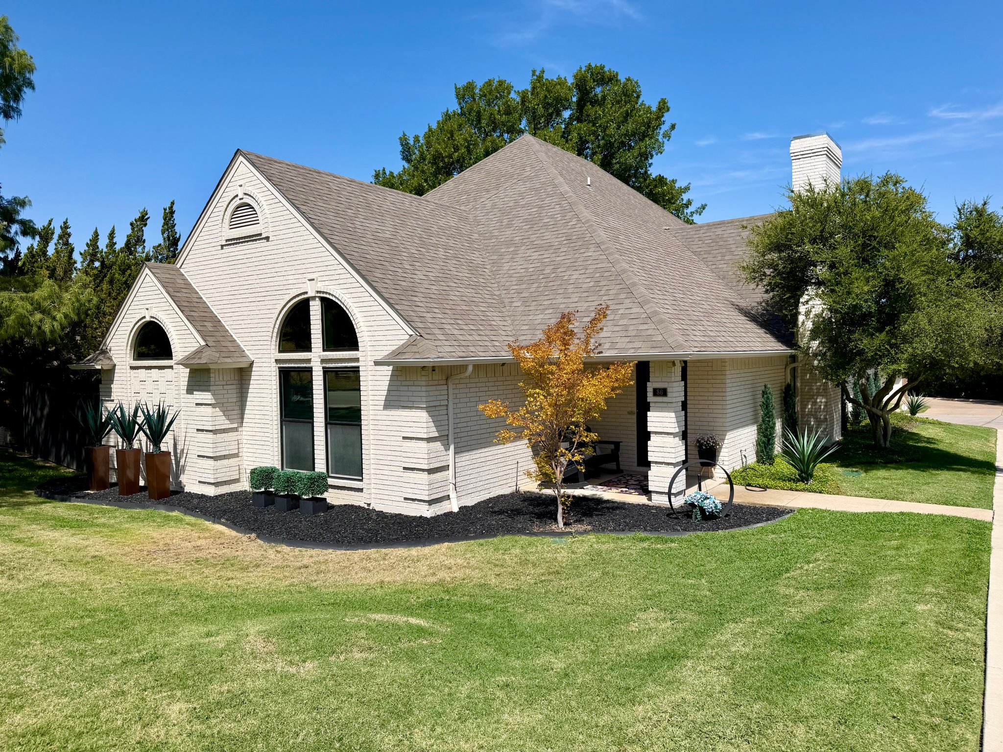 Benbrook House: 86 Legend Rd