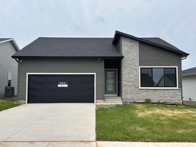 WAUKEE House: 1131 NW Petersen Dr,