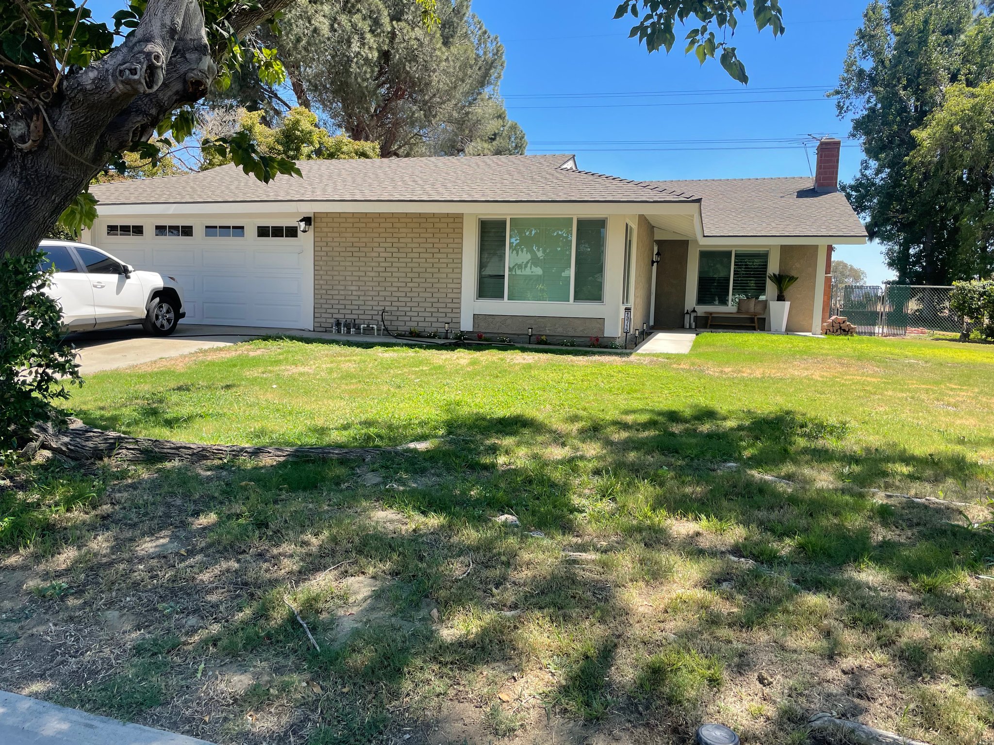 Fontana House: 13715 Westward Dr