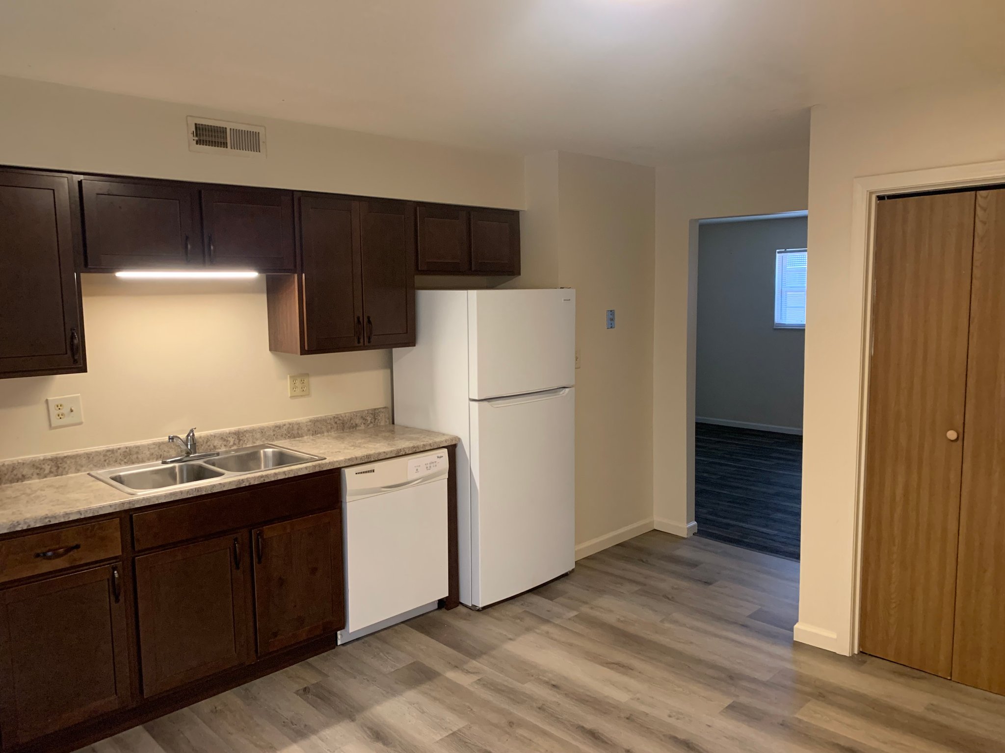 Jefferson City Apartment: 2309 Southridge Dr