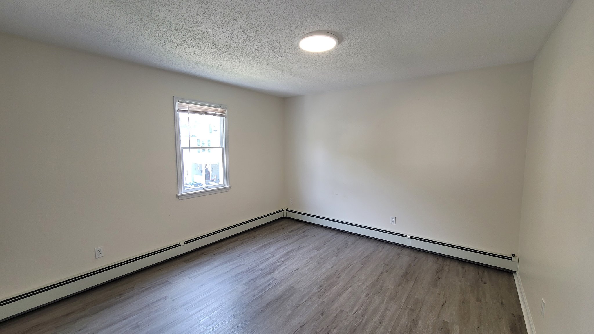 Glens Falls Apartment: 8 William St