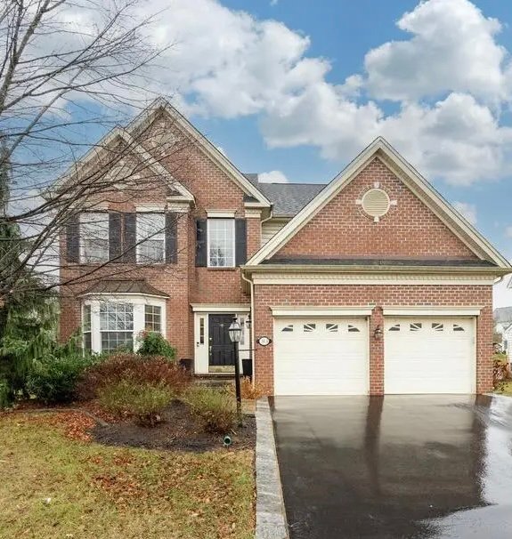 Pheonixville House: 313 n quail dr