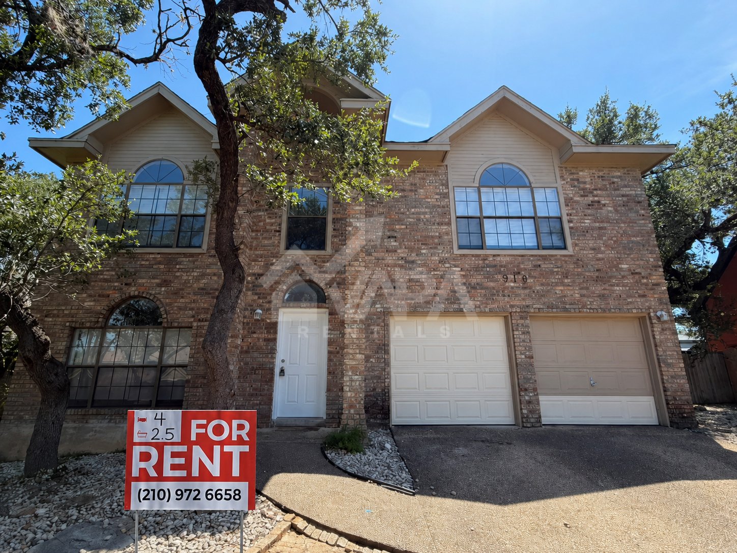 San Antonio House: 918 Spring Knoll