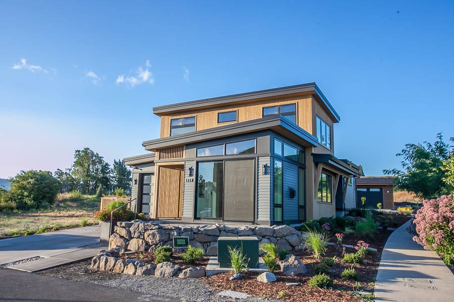 Hood River House: 1117 Kesia Ln