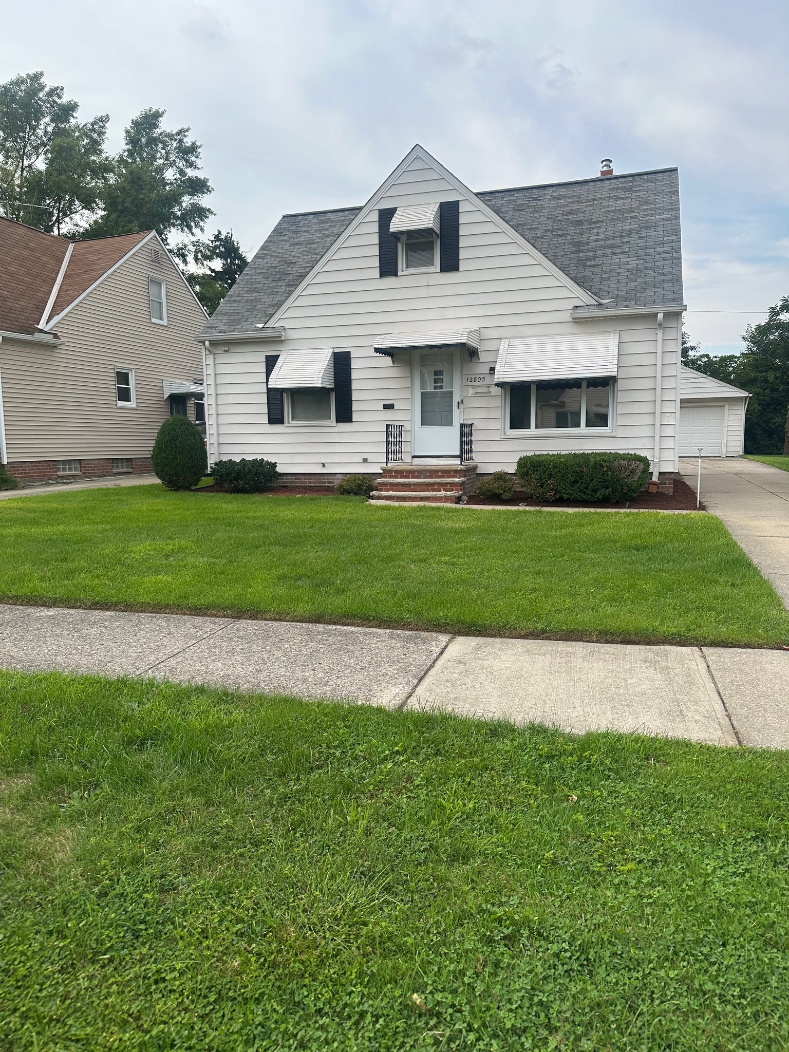 Garfield Heights House: 12805 Oakview Blvd