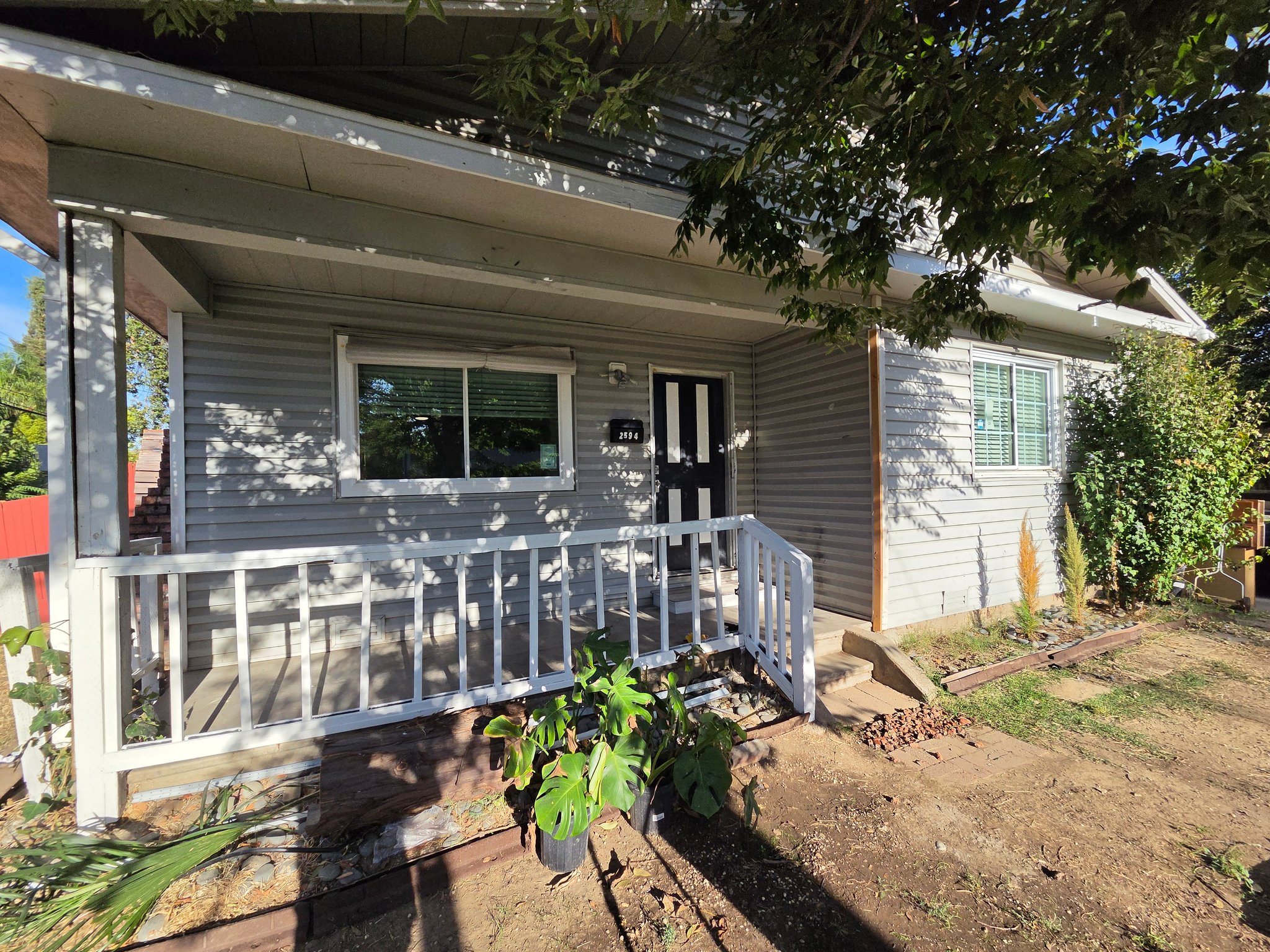 Sacramento House: 2594 American Ave.
