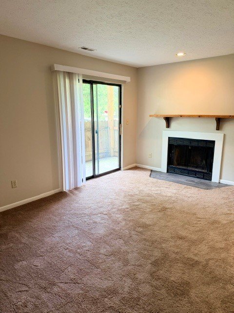COLUMBUS Condo: 2163 Hedgerow Rd