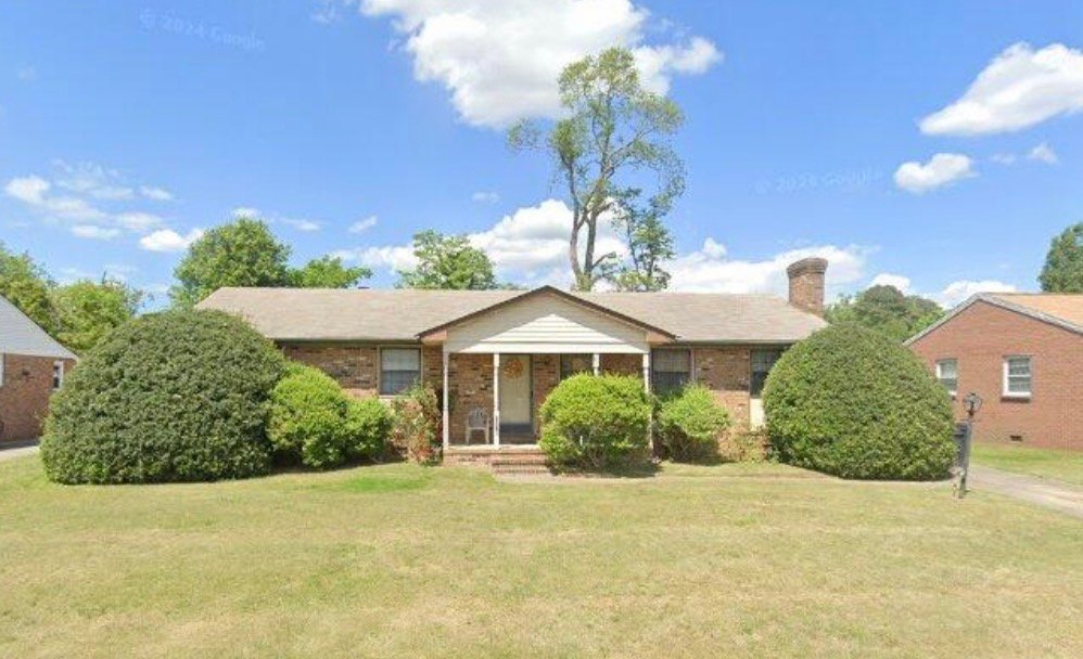 Colonial Heights House: 1206 Burlington Dr