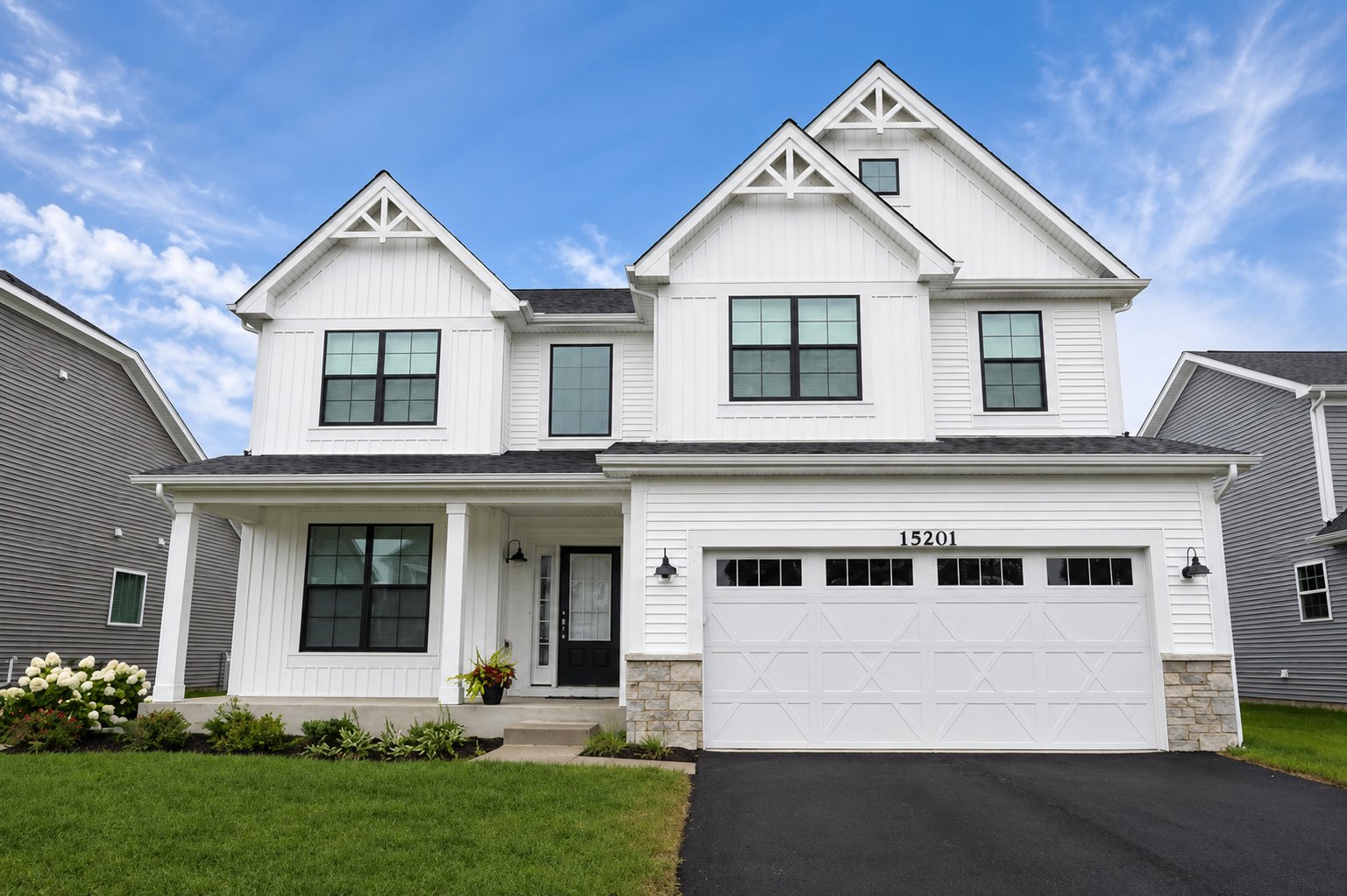 Plainfield House: 15201 S Emerson St