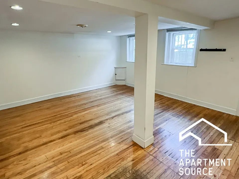 Chicago Apartment: 3309 North Southport Avenue #GDN Chicago, IL 60657